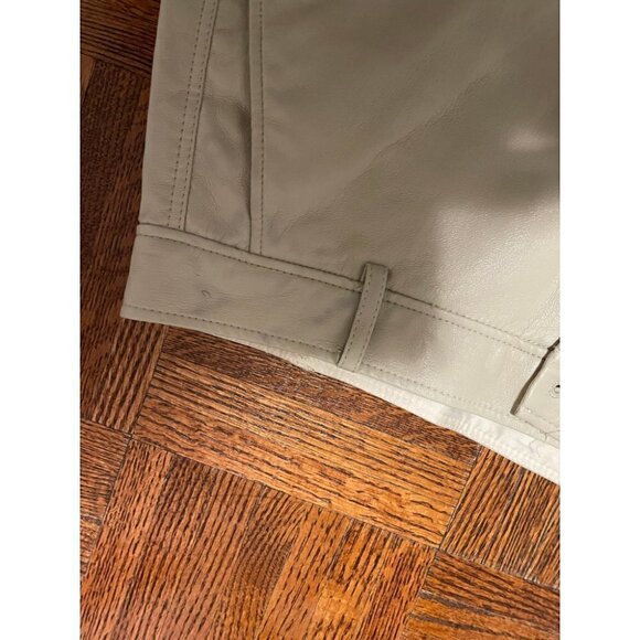 Aritzia Babaton Women Size 6 Cream and Tan vegan leather Stretch Shorts - Picture 3 of 7